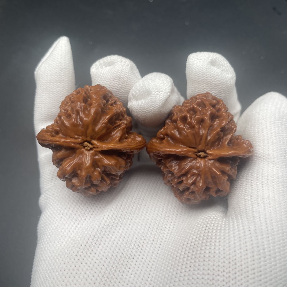 Guanyin Belly Vintage Wenwan Walnuts | Rare Wild Old Tree Collectible | Hand Massage Palm Exercise Walnuts | Premium Stress Relief Collectibles with Patina