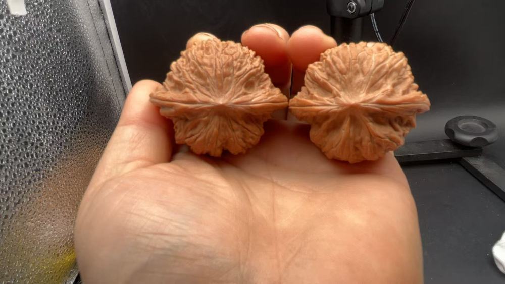 Chinese Millstone Bird Pattern Wenwan Walnuts - Handmade Health Walnuts for Stress Relief, Hand Exercise & Collectible Investment