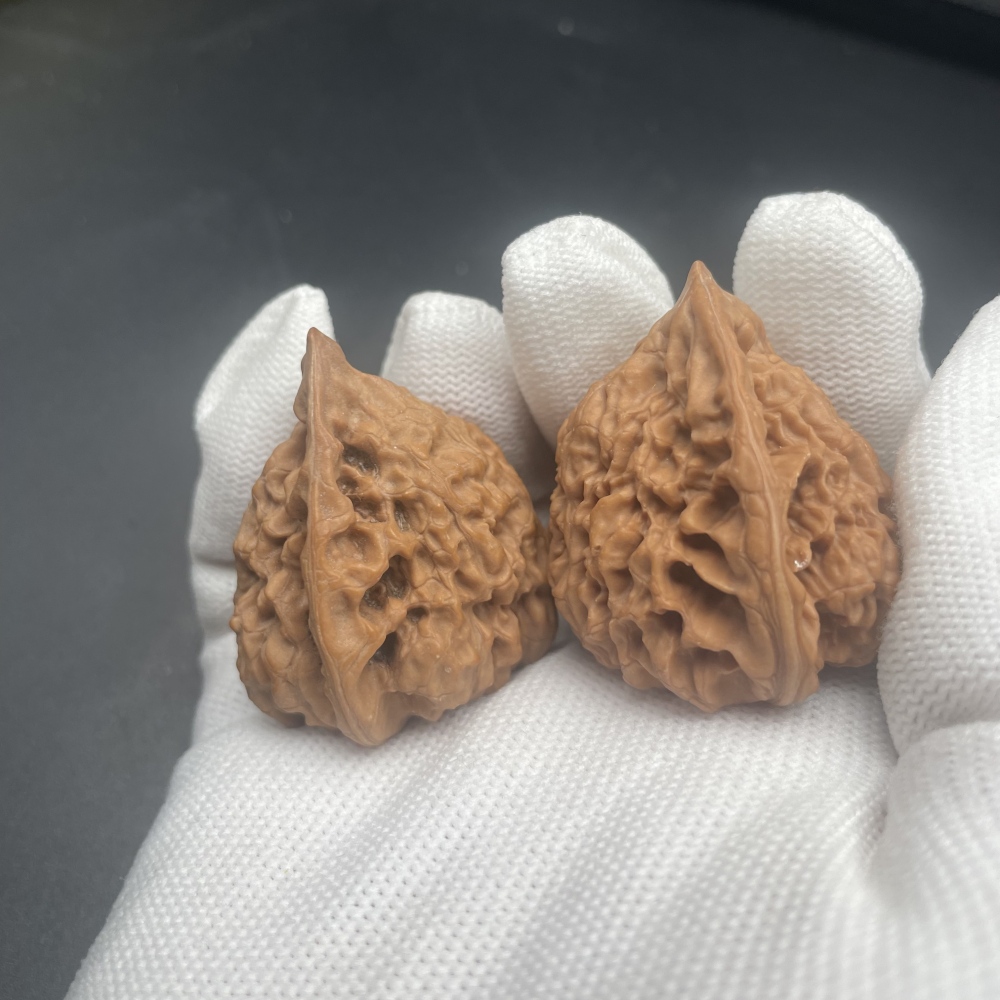 Hand-Carved Guanmao Turtle-Back Irregular Chinese Wenwan Walnuts - Rare Handmade Collectible Stress Relief Fidget Toys for Hand Health & Feng Shui Decor