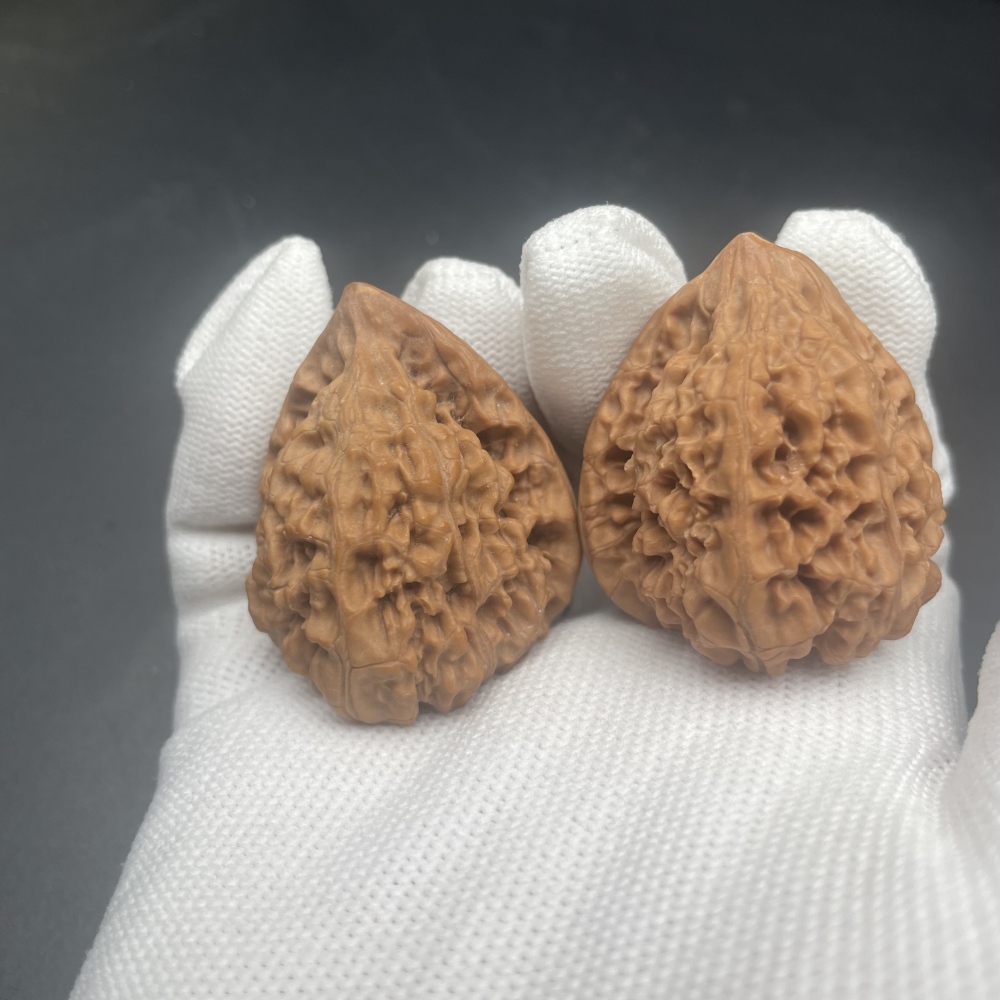 Hand-Carved Guanmao Turtle-Back Irregular Chinese Wenwan Walnuts - Rare Handmade Collectible Stress Relief Fidget Toys for Hand Health & Feng Shui Decor