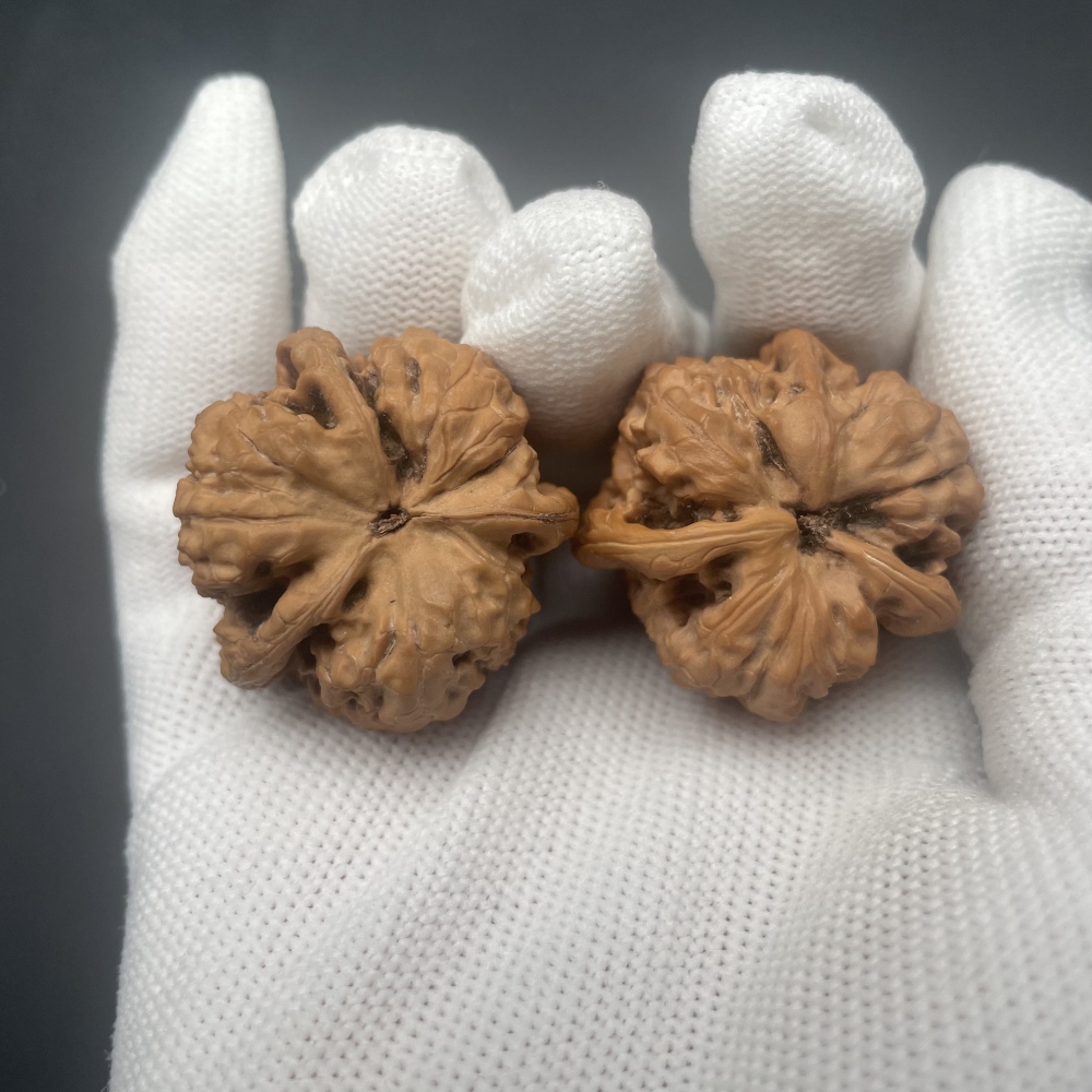 Handmade Chinese Guanmaosansleng Walnut Wenwan - Premium Collectible Stress Relief Palm Exercise Walnuts for Health & Feng Shui