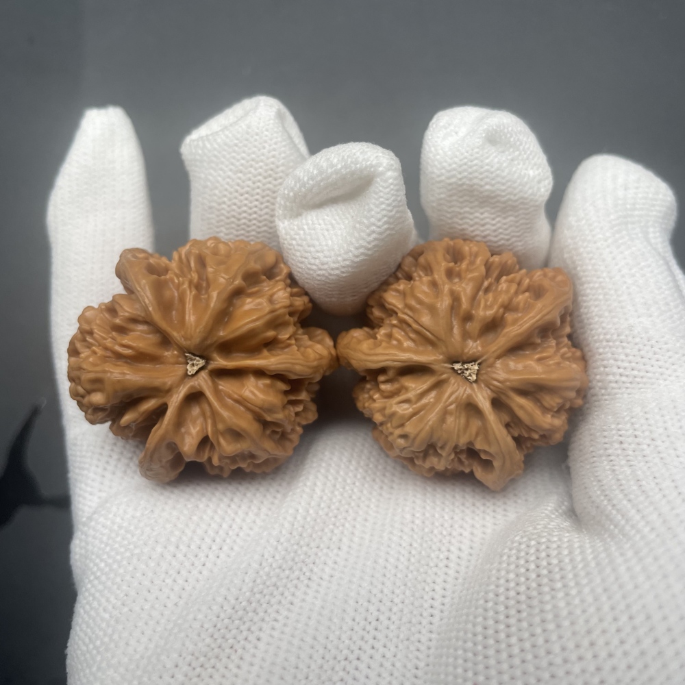 Dragon Scale Pattern Three-Ridge Chinese Walnuts - Premium Handcrafted Wenwan Collectibles for Stress Relief & Investment