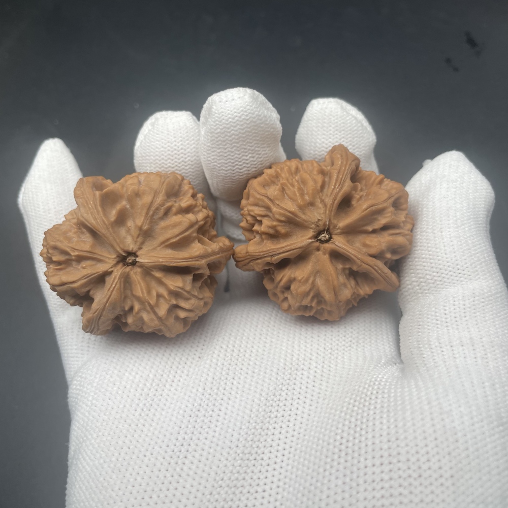 Natural Qinmen Three-Ridge Walnuts - Premium Handheld Wenwan Walnuts for Stress Relief, Hand Health & Collectible Investment