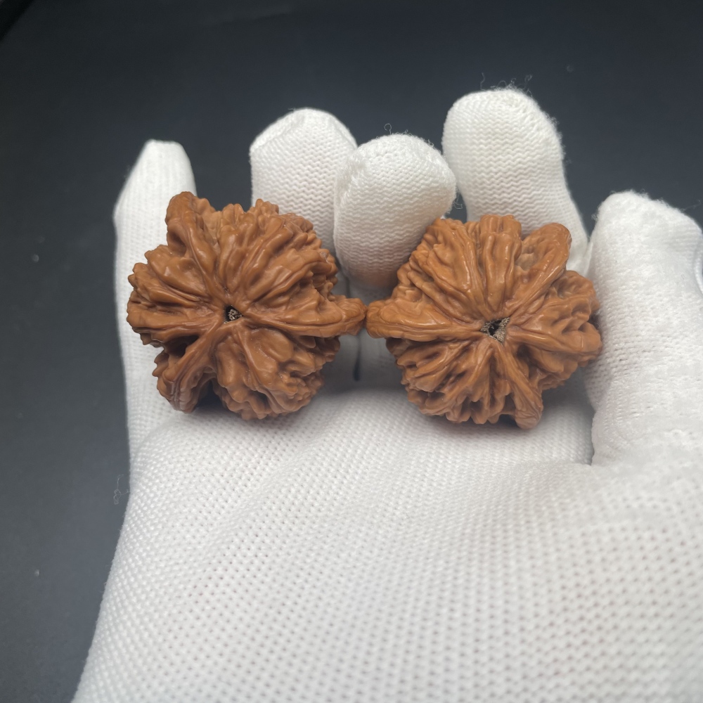 Tiger King Three-Ridges Wenwan Walnuts | Rare Natural Wild Collectibles | Hand Exercise Stress Relief Massage Walnuts | Oriental Culture Collectible Ornament