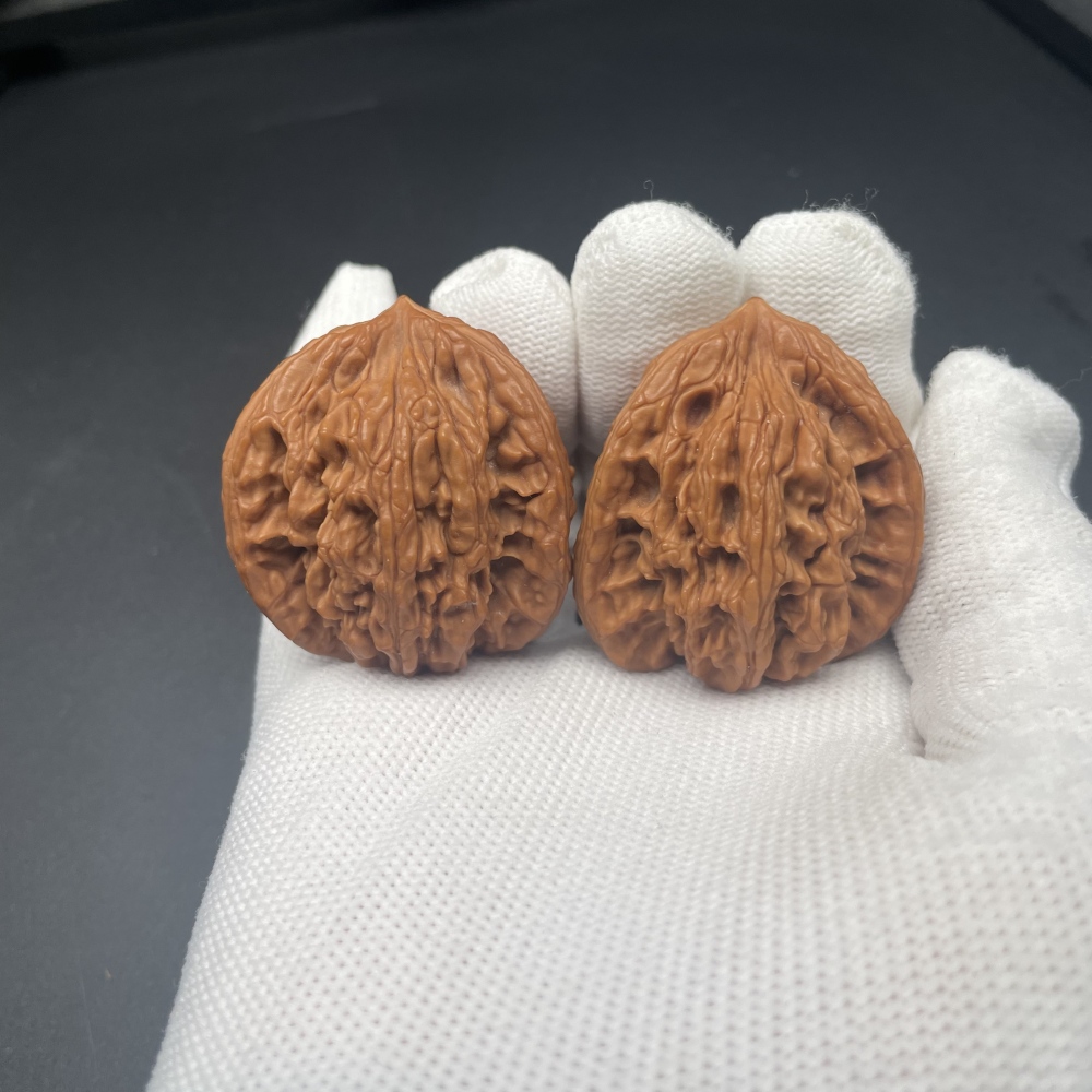 Tiger Head Three-Ridges Wenwan Walnuts