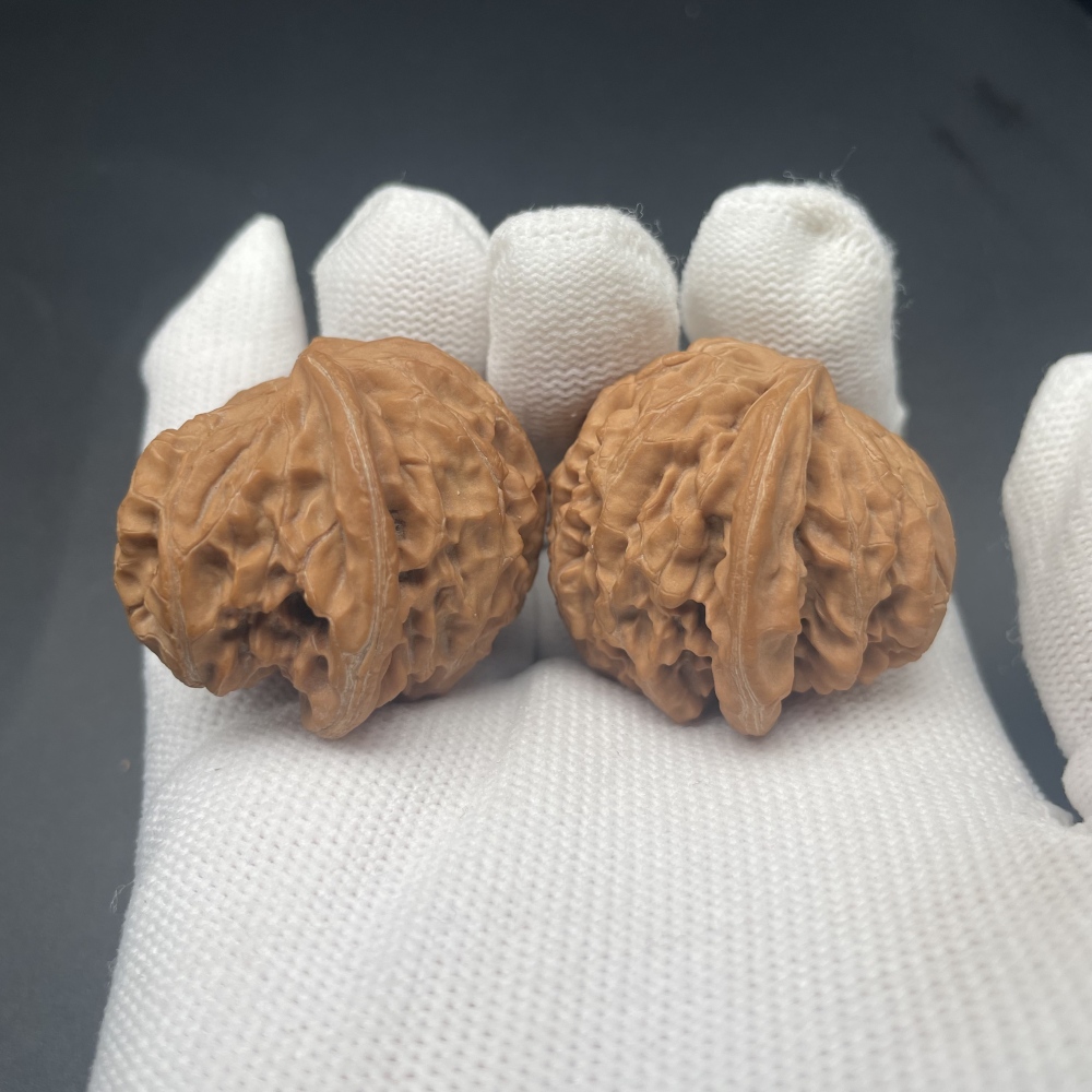 Gongdeng Snake-Pattern Wenwan Walnuts | Rare Natural Wild Collectibles | Hand Exercise Stress Relief Massage Walnuts | Oriental Culture Collectible Ornament