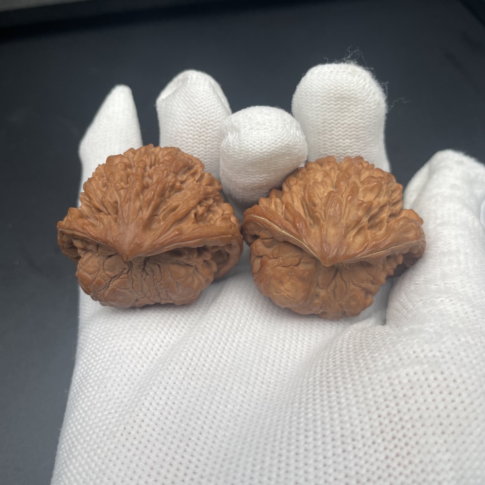 Guanmao Snake-Head Wenwan Walnuts | Rare Natural Wild Collectibles | Hand Exercise Stress Relief Massage Walnuts | Oriental Culture Collectible Ornament