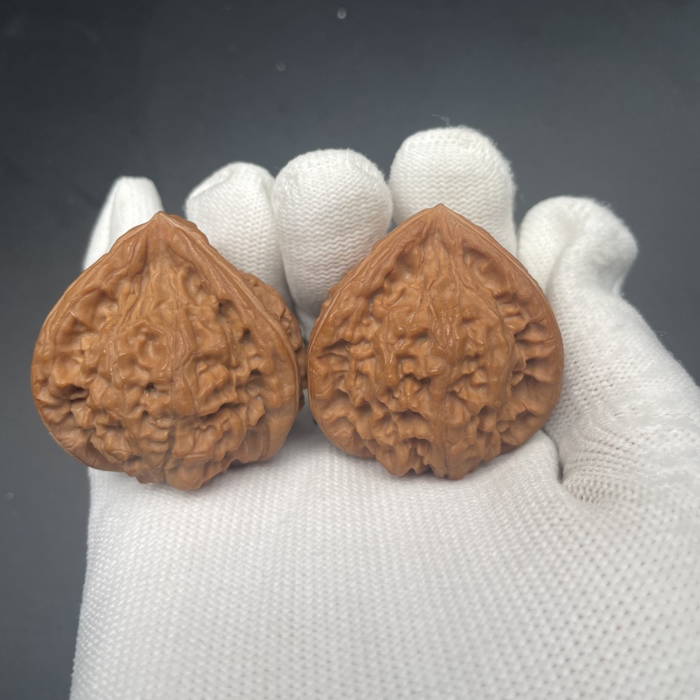 Premium Yuxi Three-Ridge Chinese Wenwan Walnuts for Collection & Hand Exercise
