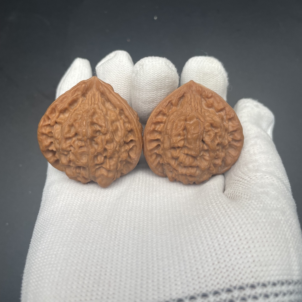 Premium Yuxi Three-Ridge Chinese Wenwan Walnuts for Collection & Hand Exercise