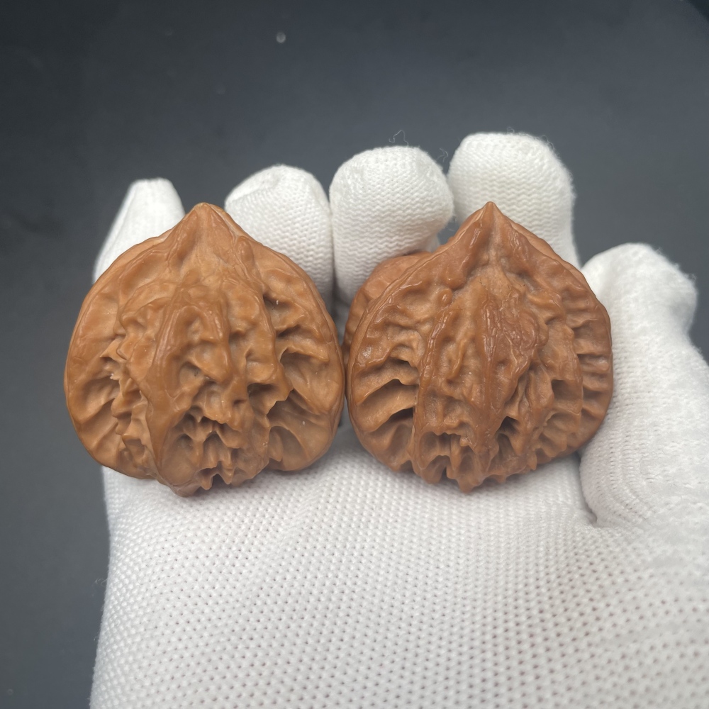 Premium Cao Dalong Three-Ridge Wenwan Walnuts | Hand Exercise Collectibles