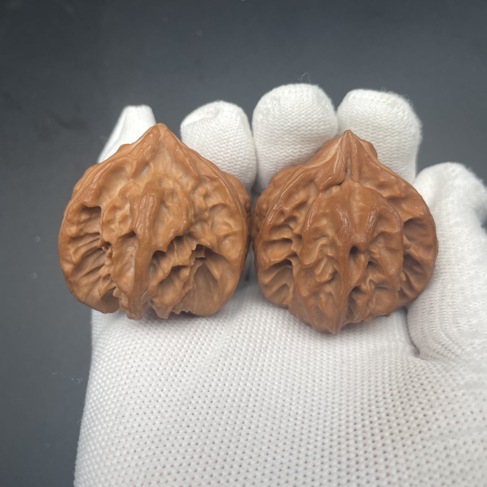 Premium Cao Dalong Three-Ridge Wenwan Walnuts | Hand Exercise Collectibles