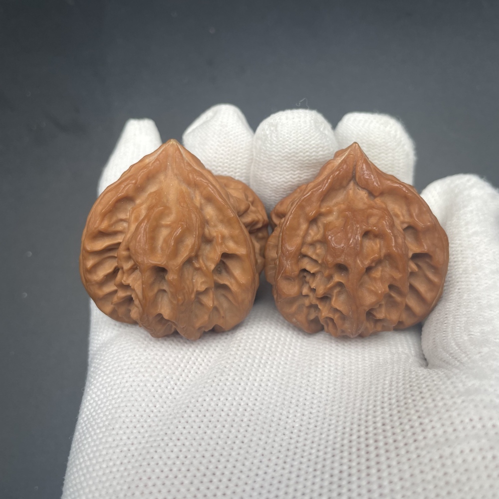 Premium Cao Dalong Three-Ridge Wenwan Walnuts | Hand Exercise Collectibles