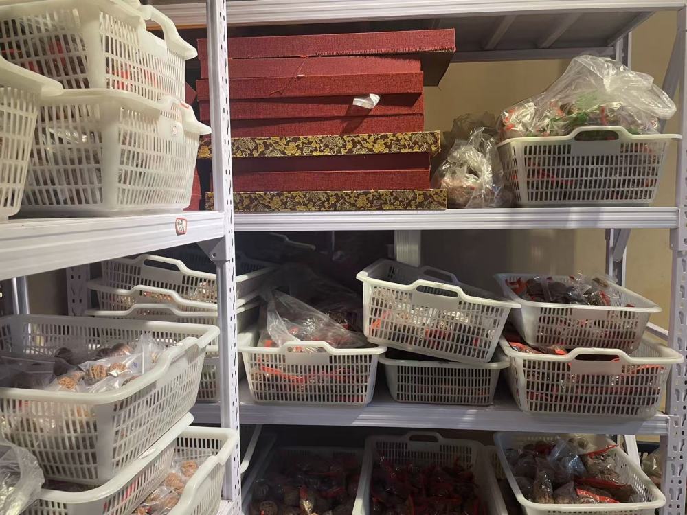 Wholesale Hand Exercise Walnuts, Random Mix, 30–37mm, $3–10, Bulk Stock for Resale