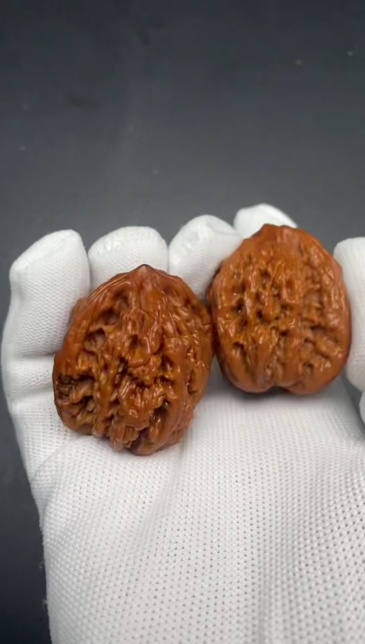 Health Walnut Massage Balls, Non-Toxic Natural Wood Hand Exercise Toys for Hand Health & Anxiety Relief, Perfect Gift