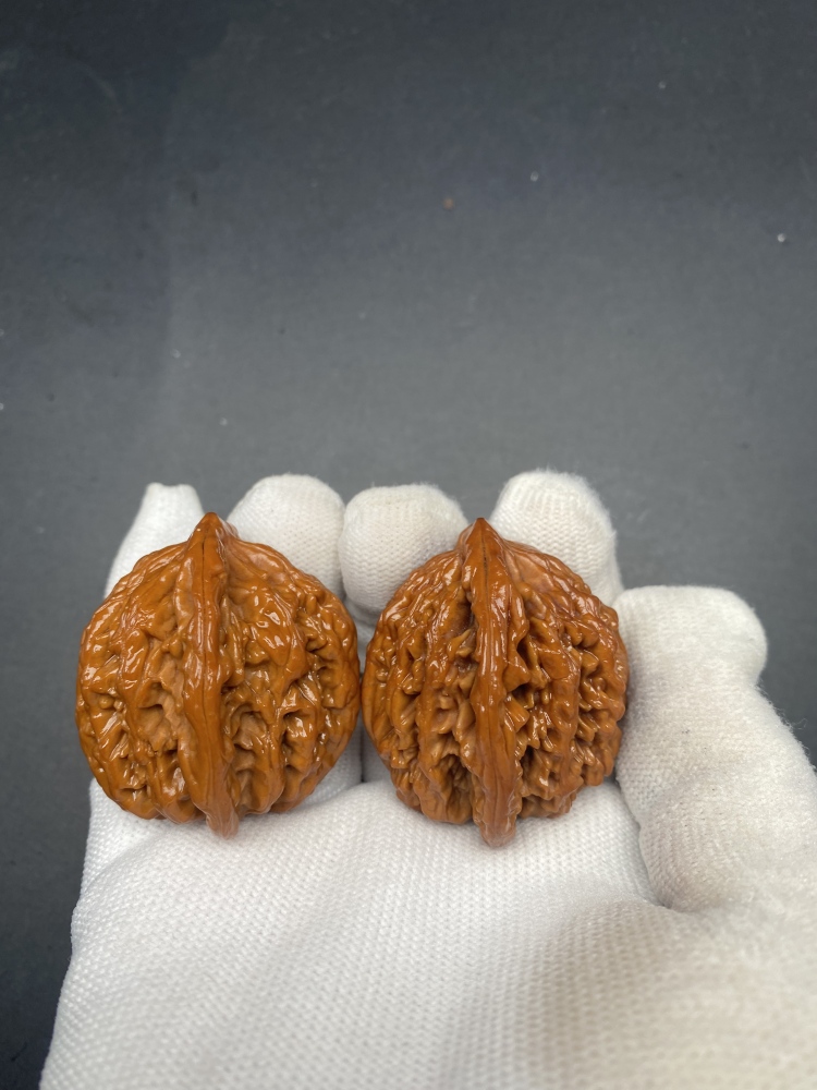 Health Walnut Massage Balls, Non-Toxic Natural Wood Hand Exercise Toys for Hand Health & Anxiety Relief, Perfect Gift