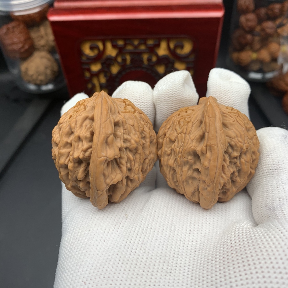 Create Your Unique Legacy: Personalized Engraved Wenwan Walnuts!