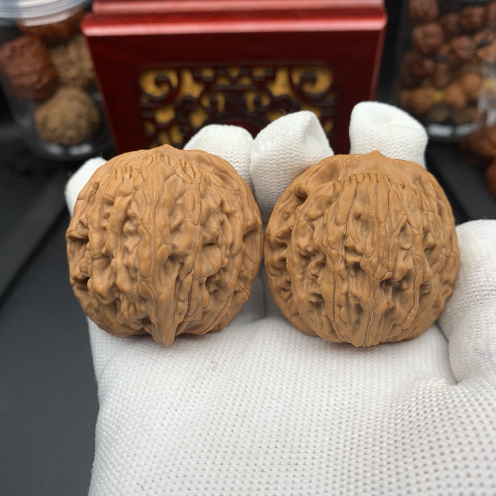 Create Your Unique Legacy: Personalized Engraved Wenwan Walnuts!