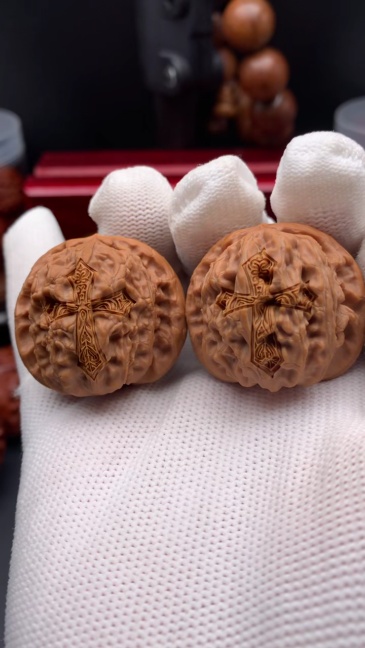 HEADLINE: CUSTOM ENGRAVED WENWAN WALNUTS | PERSONALIZE YOUR PAIR Sub-headline: Your Story, Your Symbol, Carved in Stone. 100% Customizable Vector Engraving for Every Occasion.