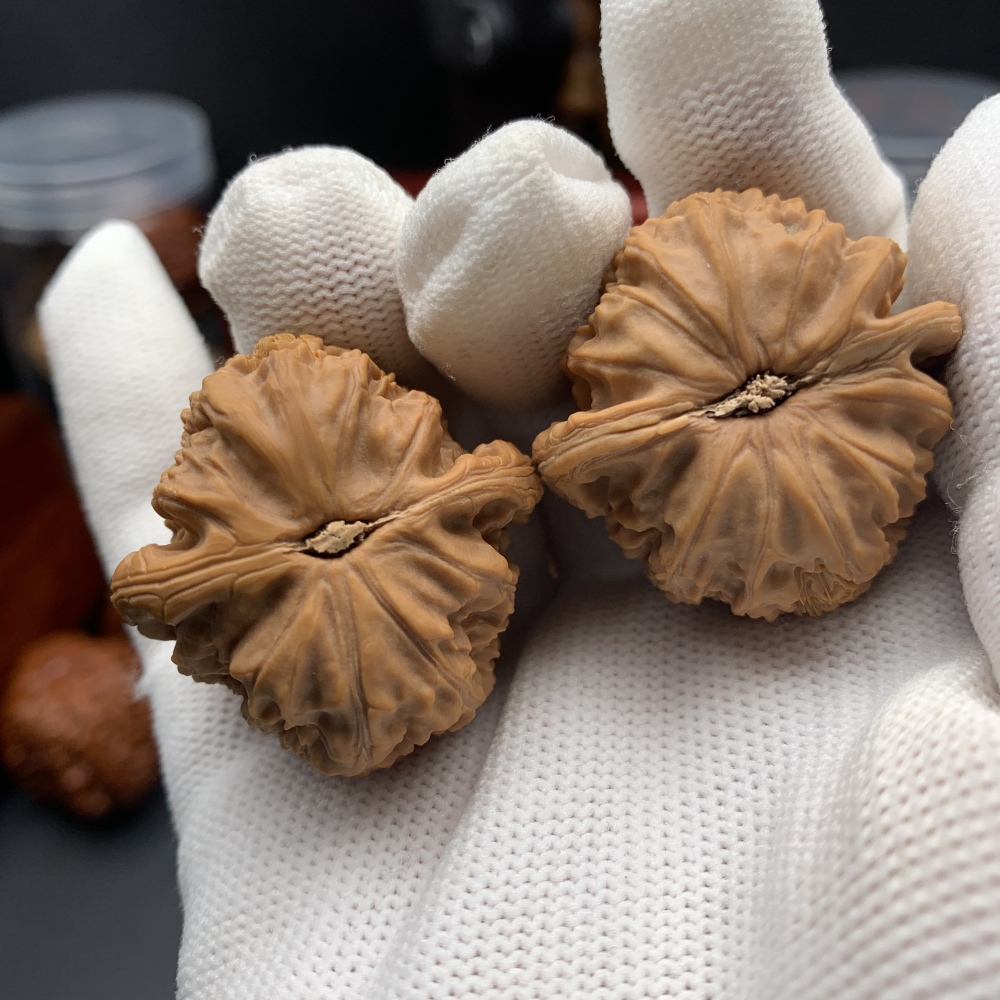 HEADLINE: CUSTOM ENGRAVED WENWAN WALNUTS | PERSONALIZE YOUR PAIR Sub-headline: Your Story, Your Symbol, Carved in Stone. 100% Customizable Vector Engraving for Every Occasion.