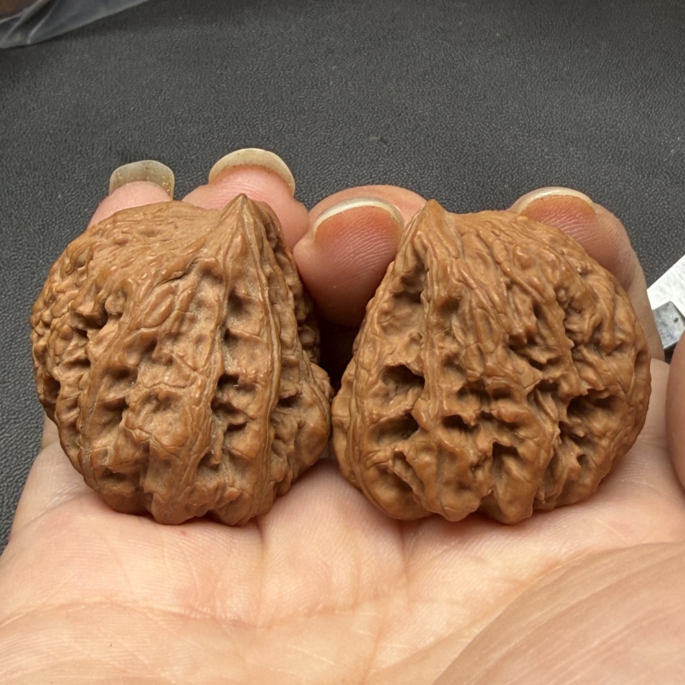 Natural Rabbit Shape Nanjiang Stone Wenwan Walnuts Matched Pair