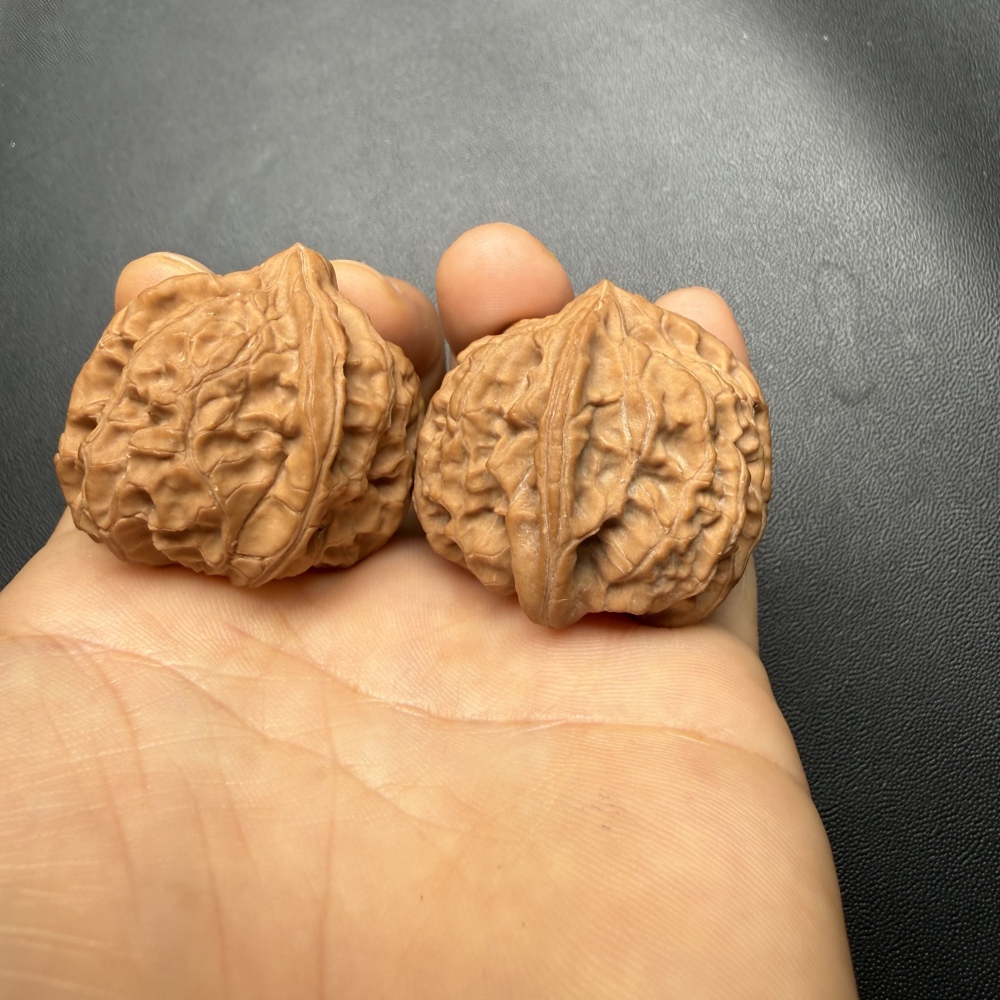 36mm Natural Red Jade Tri-ridge Wenwan Walnut, Wild Un-spliced Oriental Collectible Craft for Meditation & Desktop Decor