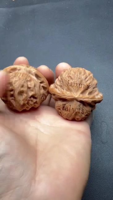 44mm Imperial Lantern Carved Wenwan Walnut Pair, Custom Laser Engraved Natural Raw Skin Hand Play Collectible Stress Relief Gift Wholesale
