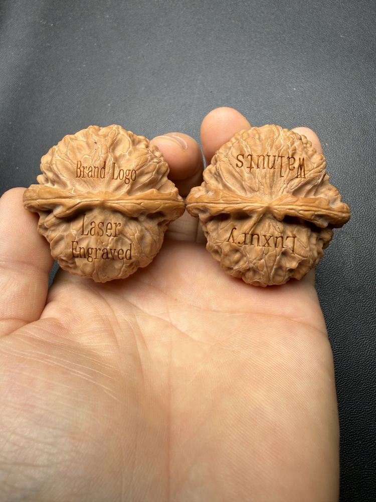 44mm Imperial Lantern Carved Wenwan Walnut Pair, Custom Laser Engraved Natural Raw Skin Hand Play Collectible Stress Relief Gift Wholesale