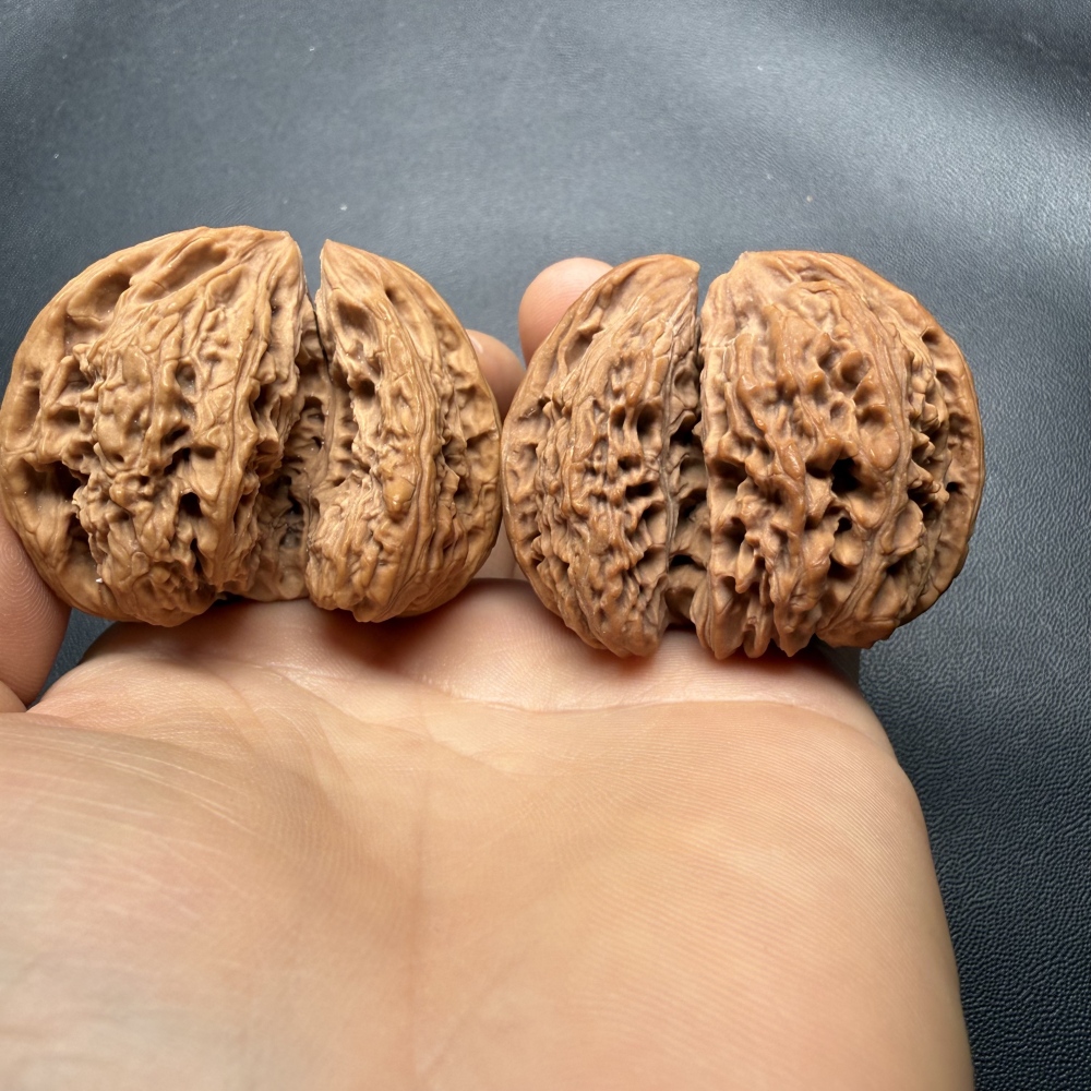 Natural Nanjiang Stone Conjoined Horn Wenwan Walnut Wholesale Gift