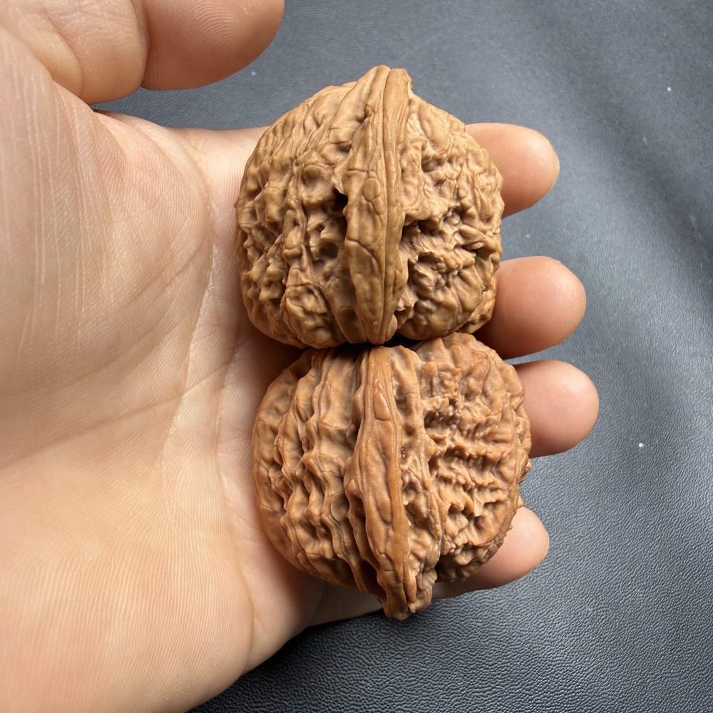 Natural Nanjiang Stone Conjoined Horn Wenwan Walnut Wholesale Gift