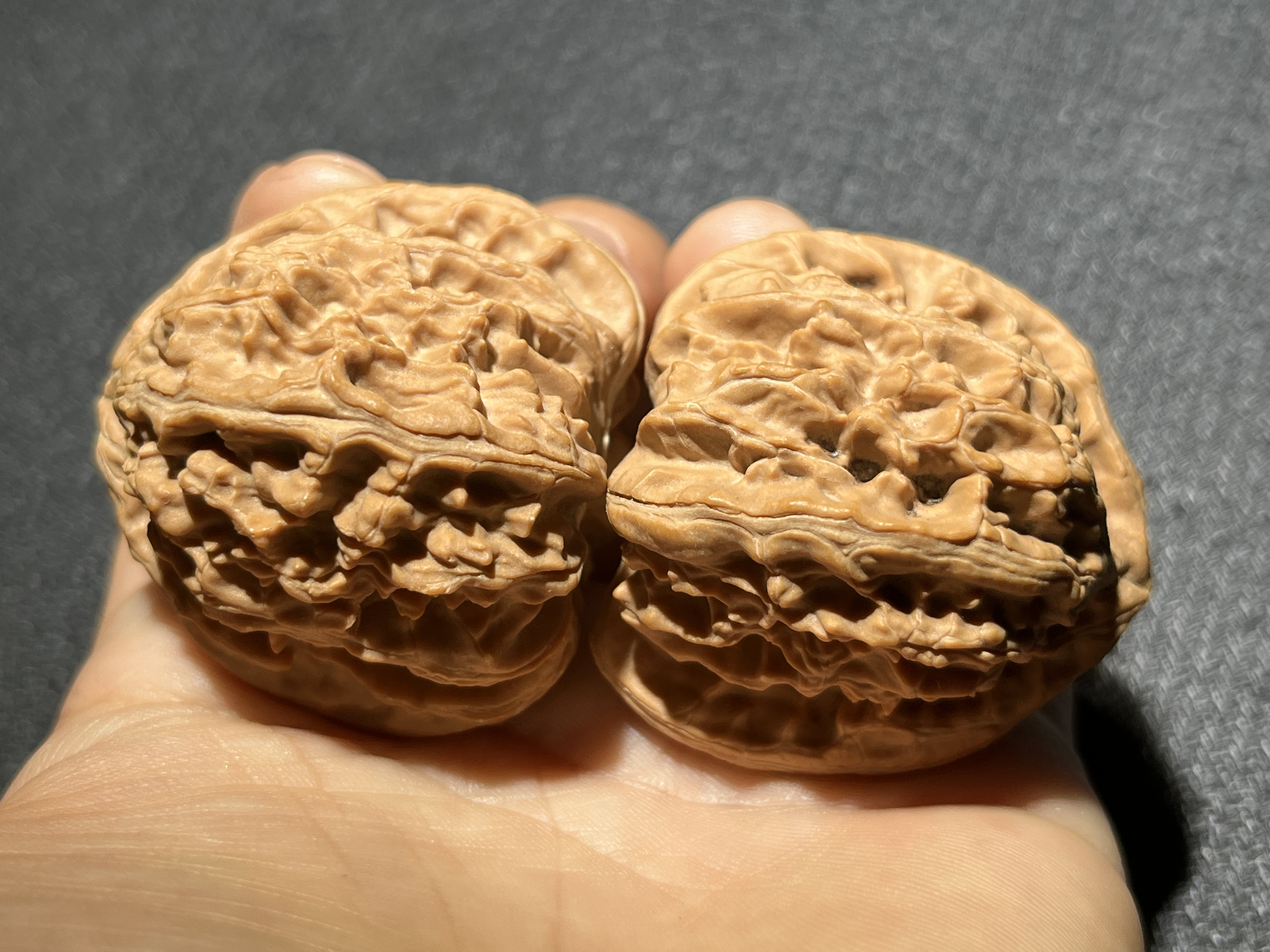 Triangular White Lion Walnut Pair, Natural Hand-Matched Chinese Craft Walnut for Home Aesthetic Decoration & Craft Gift Display
