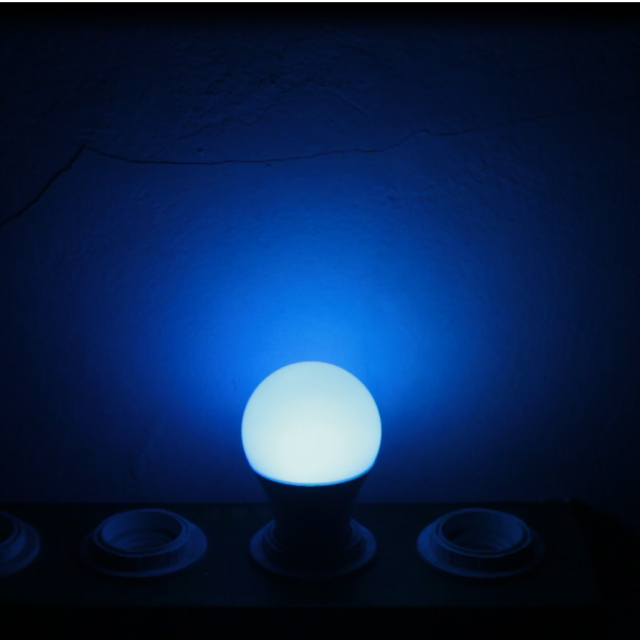Color Changing LED Lamp Bulb A60(A19) 8W RGBW 100V-240V E26/E27