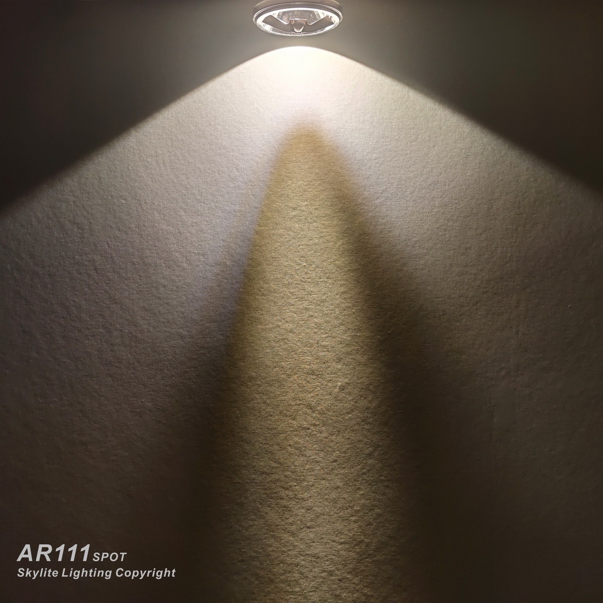 Aluminum LED AR111 Spot Lamp Bulb COB 7W AC/DC 12V G53 with Lens & Shade