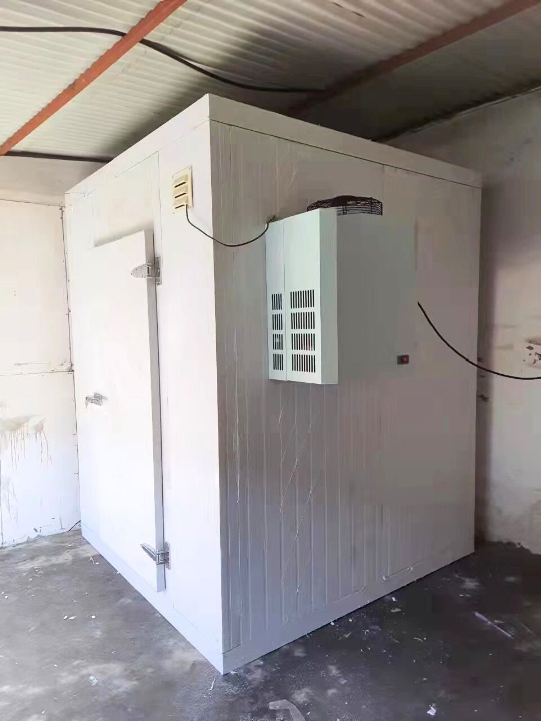 Walk-In Cooler / Freezer – DIY Installation