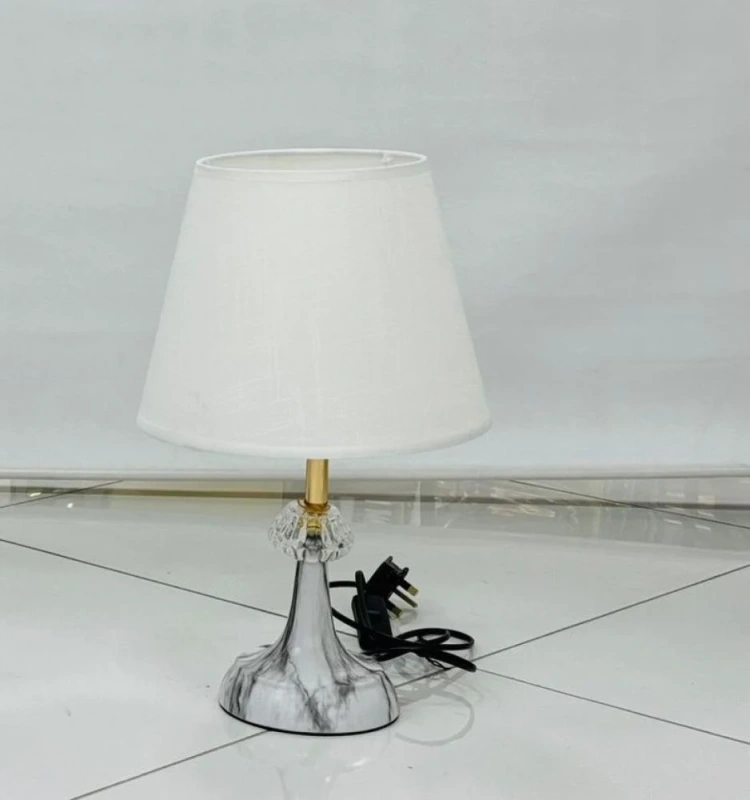 ABAJUR BIVOLT 40W BOCAL E27(LÂMPADA NÃO INCLUSA)