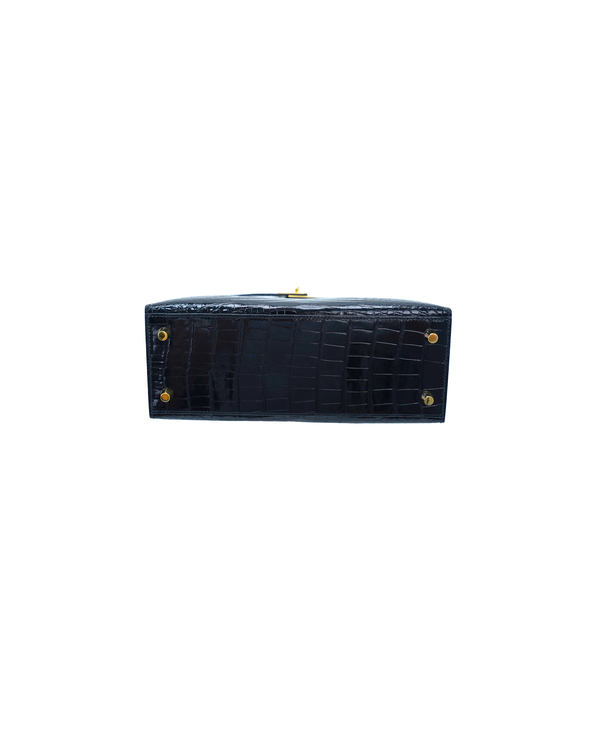 Crossbody bag, made of Nile crocodile leather, with a size of 25
