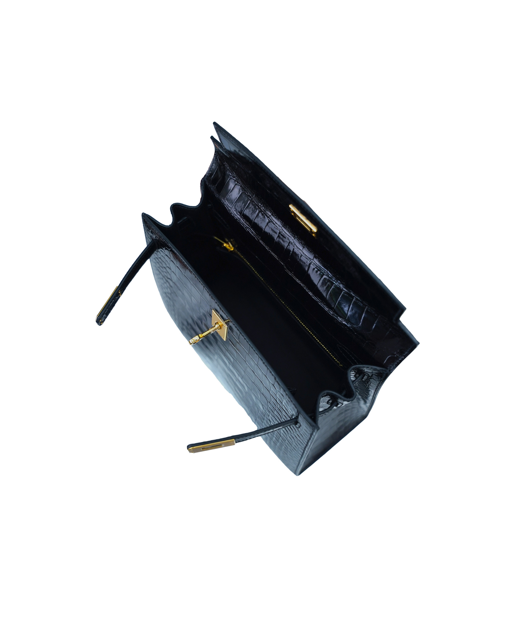 Crossbody bag, made of Nile crocodile leather, with a size of 25