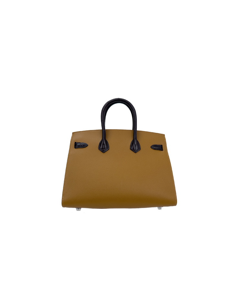 Ladies' hand-made handbags in size 20