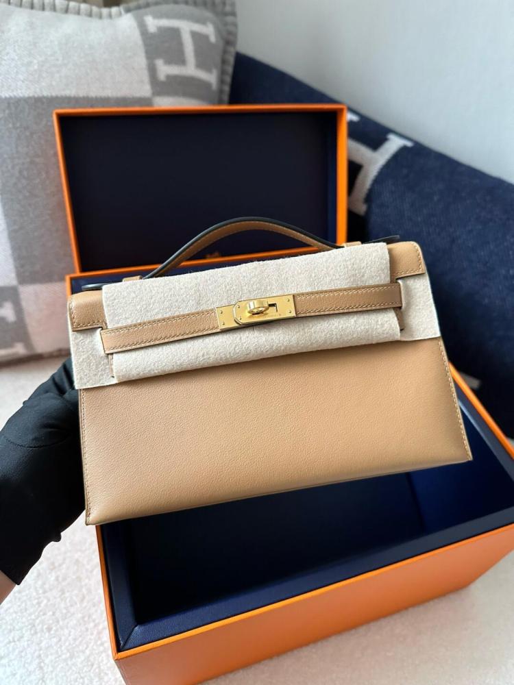 KL-Pochette Milk tea color