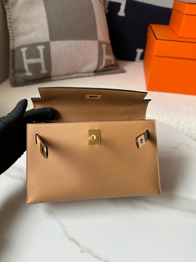 KL-Pochette Milk tea color