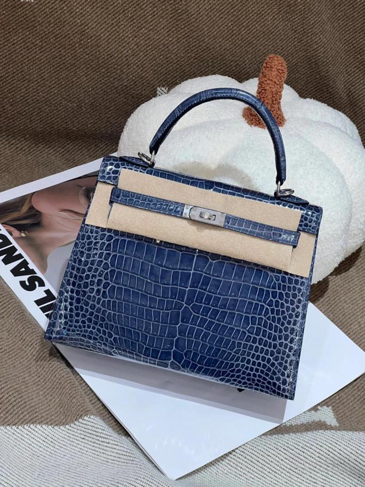 Kelly bag handcrafted from Nile crocodile leather