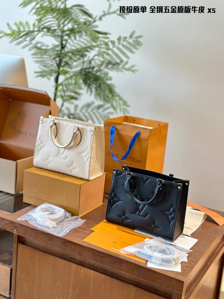 p405
Top grade original all steel hardware
Original cowhide Lv 25cm jungle bag
New embossed folding gift box
Iv Jungle Shopping Bag
Wow, it's so beautiful! Exquisite handbag!
The size is just right and sufficient!
The flower design quality is up to s...