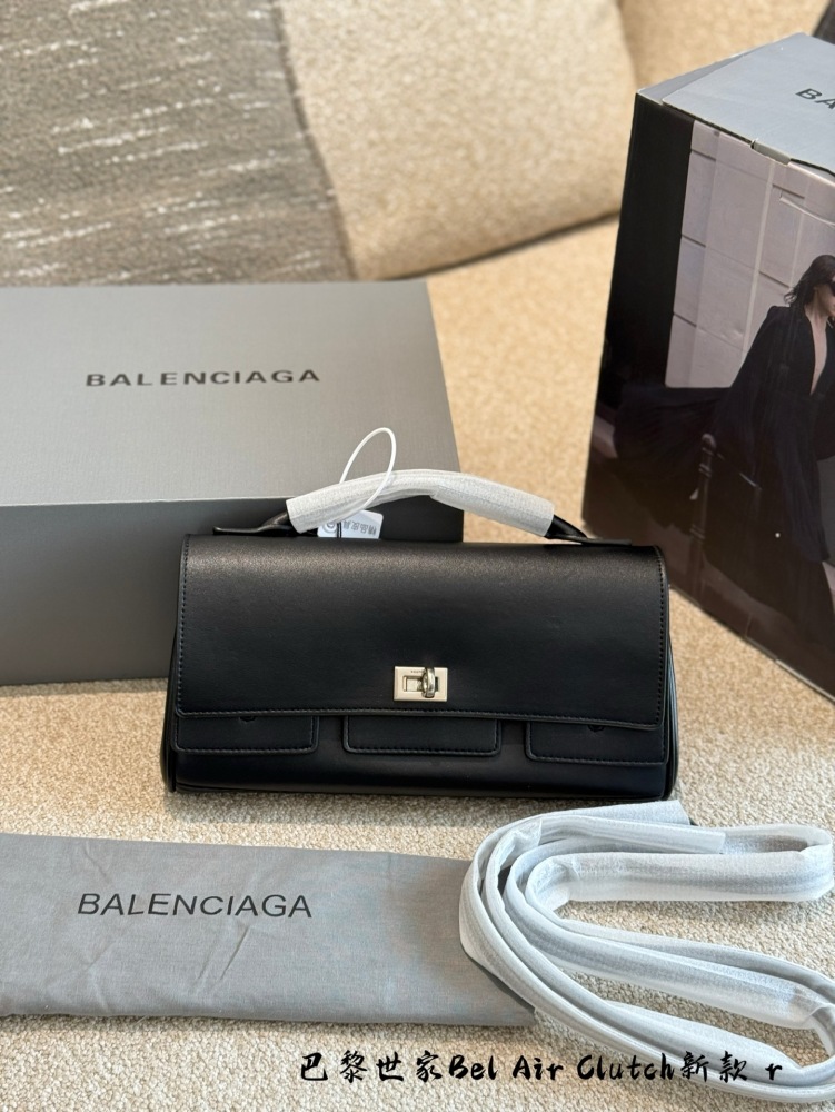 p270
Balenciaga Handbag Underarm Bag 25 Spring/Summer New Collection 29cm Full Set Packaging