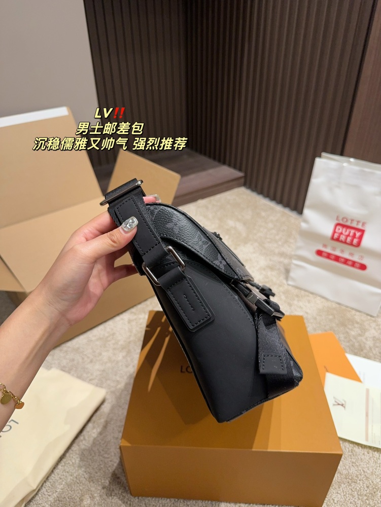 P299 Complete Packaging ?? Size 27.22
LV Men's Postman Bag
Full of style, with a low-key, steady and elegant atmosphere!
The design is quite broad and stylish! The more you use it, the more it will precipitate!
More low-key and steady!!
Can be ca...