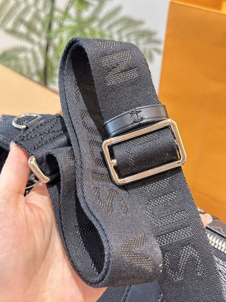 p260
New LV KEEPALL 25 Black Grey Old Flower
The new generation of LV men's bags is coming, and the new men's bag Keepall 25 is coming
I used City Keepall's nylon straps and luggage tag pendant, along with
Made of KeepallXS body combination.
Black an...