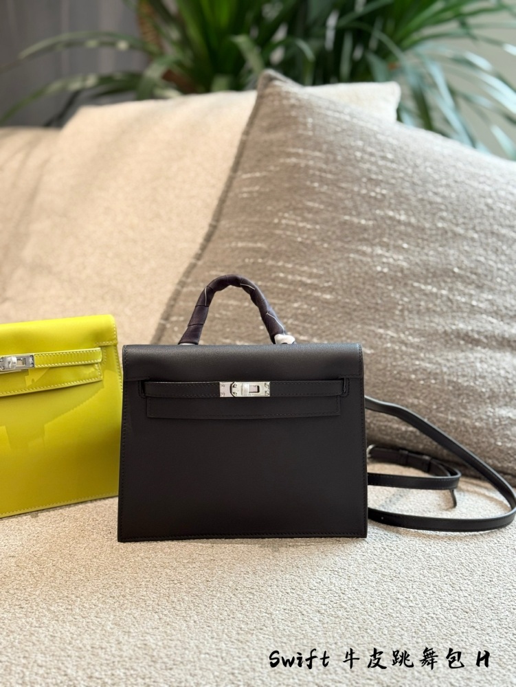 P370 double shoulder straps
Why is Hermes Dance Bag so popular? Why is Hermes Danse so popular?
I have been a huge fan of this bag lately. I can easily take it for daily wear without feeling too forceful. It not only has a high appearance value, but ...