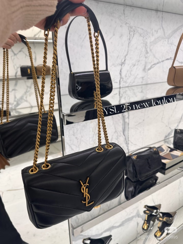 Ysl loulou bag is once again released, still a classic and timeless model. It is recommended to buy it