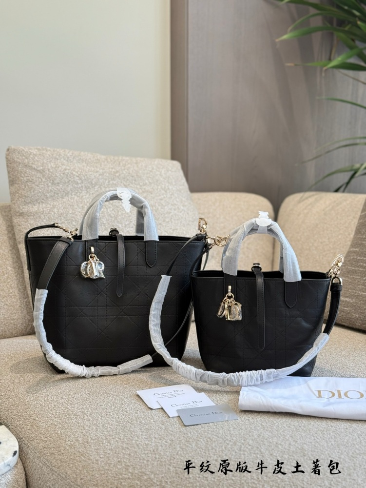 p330p340
The Dior Toujours oil wax leather bag that was asked about was so beautiful that it was a foul. # Fashion is reincarnation, I don't allow it. There are still people who don't know about this treasure bag of Dior Toujours oil wax leather!
The...