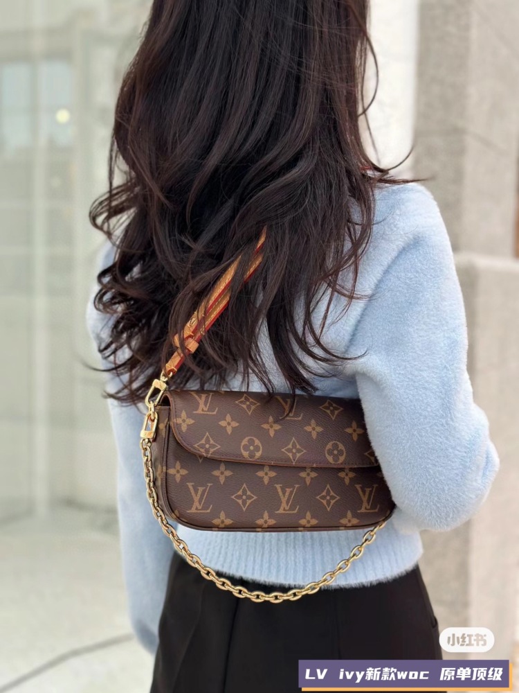 The Han style LV handbag gives you a more elegant look when you go out!
The stylish and versatile LV handbag that cannot be missed is worth having! A must-have for fashionistas! #LV handbag is elegant and practical, stunningly beautiful
Poetry makes ...