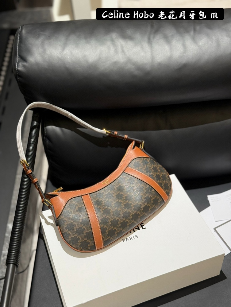 p225
CELINE's latest niche HOBO logo printed striped HOBO handbag looks like a cute cashew or red bean?
44x28x3cm
Can be carried on one shoulder or by hand
Zipper opening and closing, adjustable shoulder strap
Minimum 21.5cm, maximum 28cm folding box