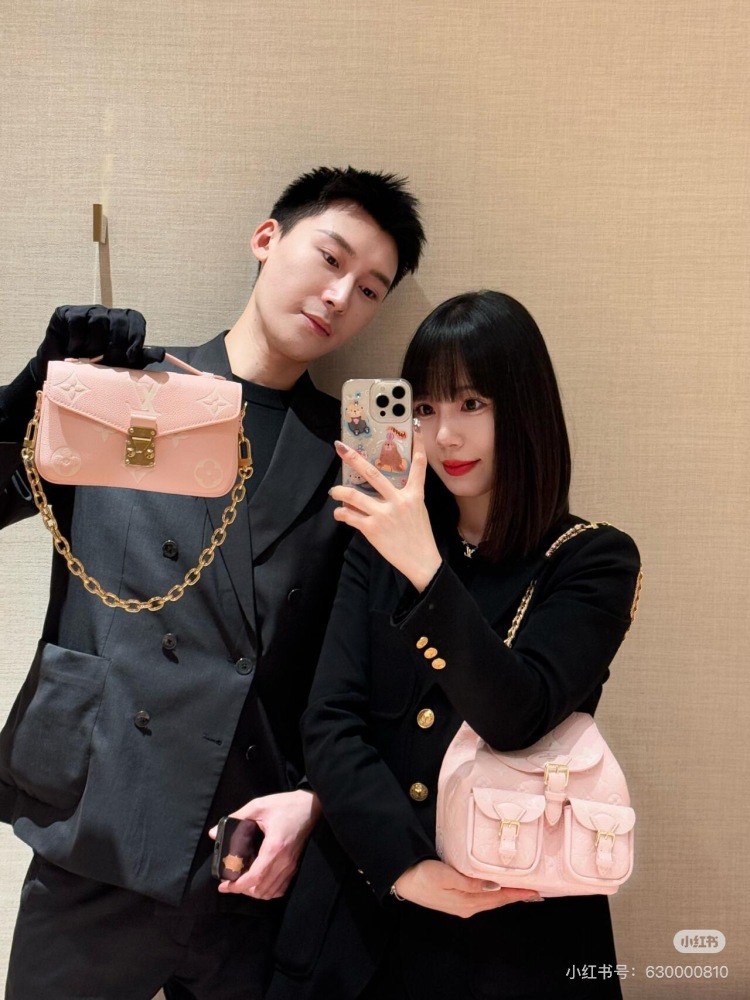 LV knows how to control women's hearts so well that pink is a must-have